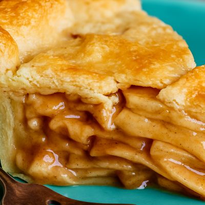 Classic apple pie recipe with golden flaky crust and sweet cinnamon apple filling, perfect homemade dessert